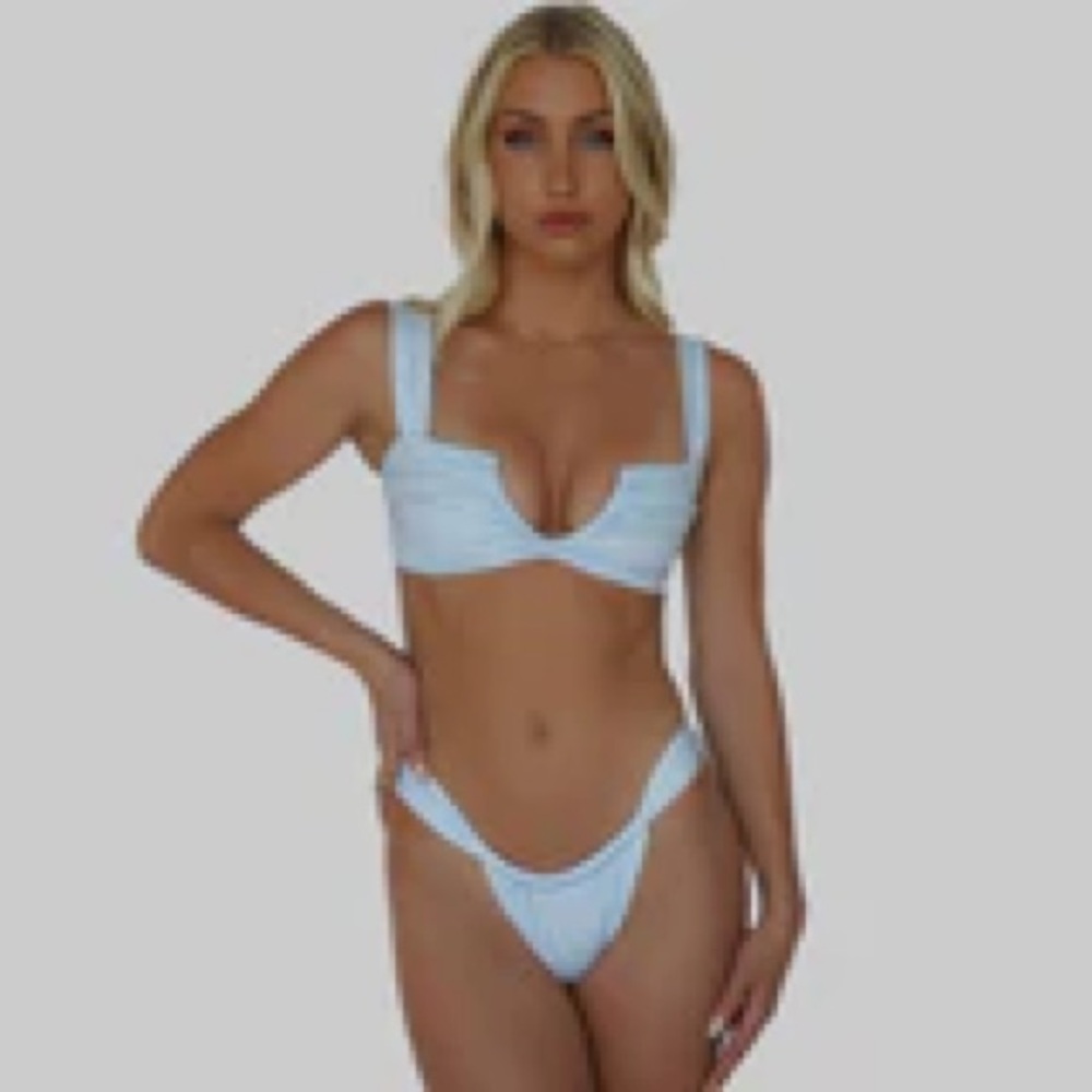 Light Blue Underwire Bikini Set - Supportive Top with High-Cut Bottoms
